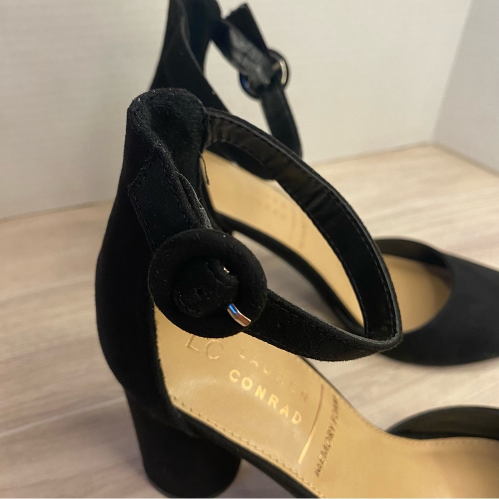 Lauren Conrad black faux suede round heels closed toe with strap size 7.5 - Picture 14 of 14